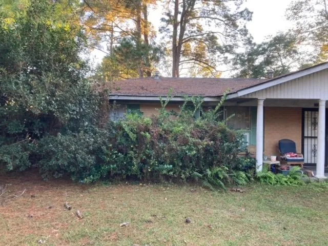 Slide of D&A Gutter Cleaning and Roof Blowing Services