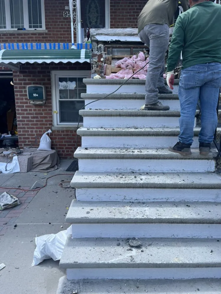 Expert roof leak repair in El Bronx, NY - D&A Pro General Construccion Corp