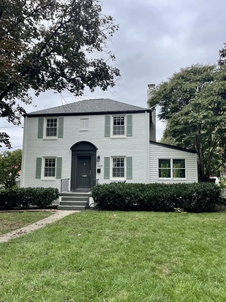 Emergency roof leak repair in Brinklow, MD by Da' Roofers