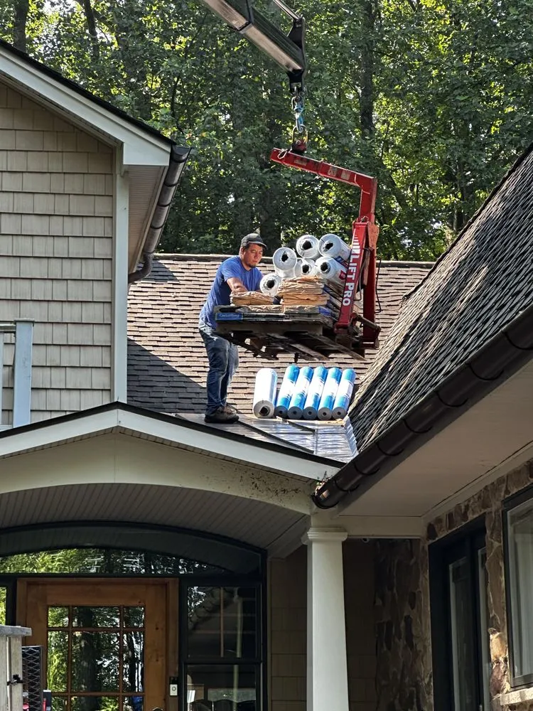 Local roof leak repair experts serving Brinklow, MD - Da' Roofers