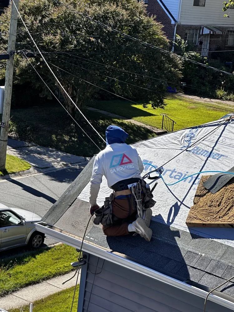 Top-rated roof repair for residential properties in Brinklow, MD by Da' Roofers