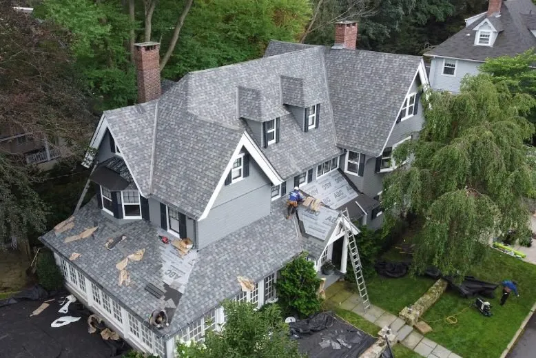 Slide of D&A Roofing House Repair