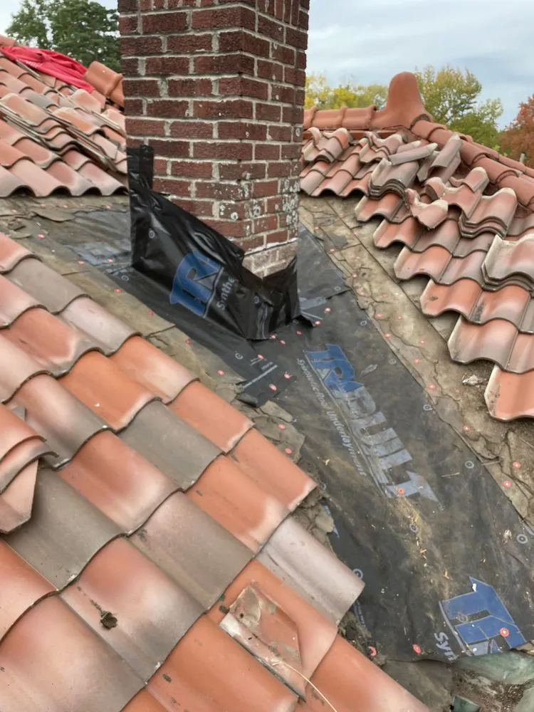 Slide of DACA Roofing