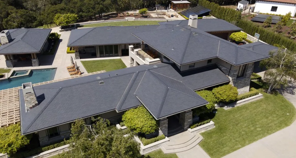 Slide of Daddario Roofing