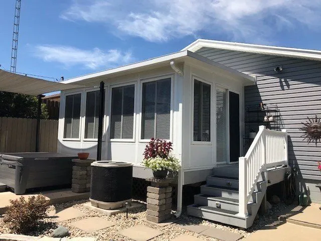 Slide of Dahm Brothers