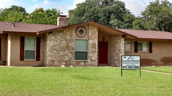 Dallas Roof Specialists Logo