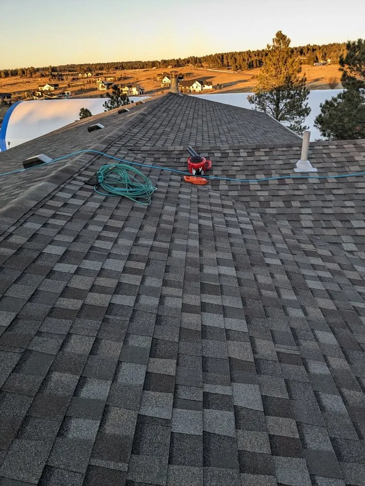 Slide of Daniel Rivera Roofing