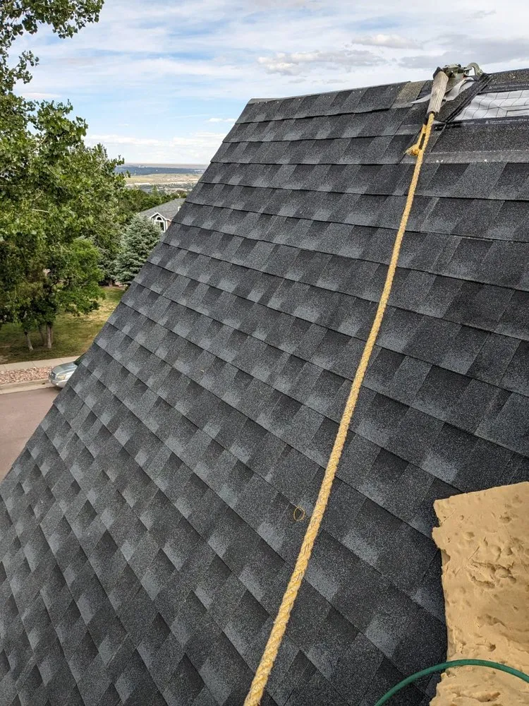 Slide of Daniel Rivera Roofing