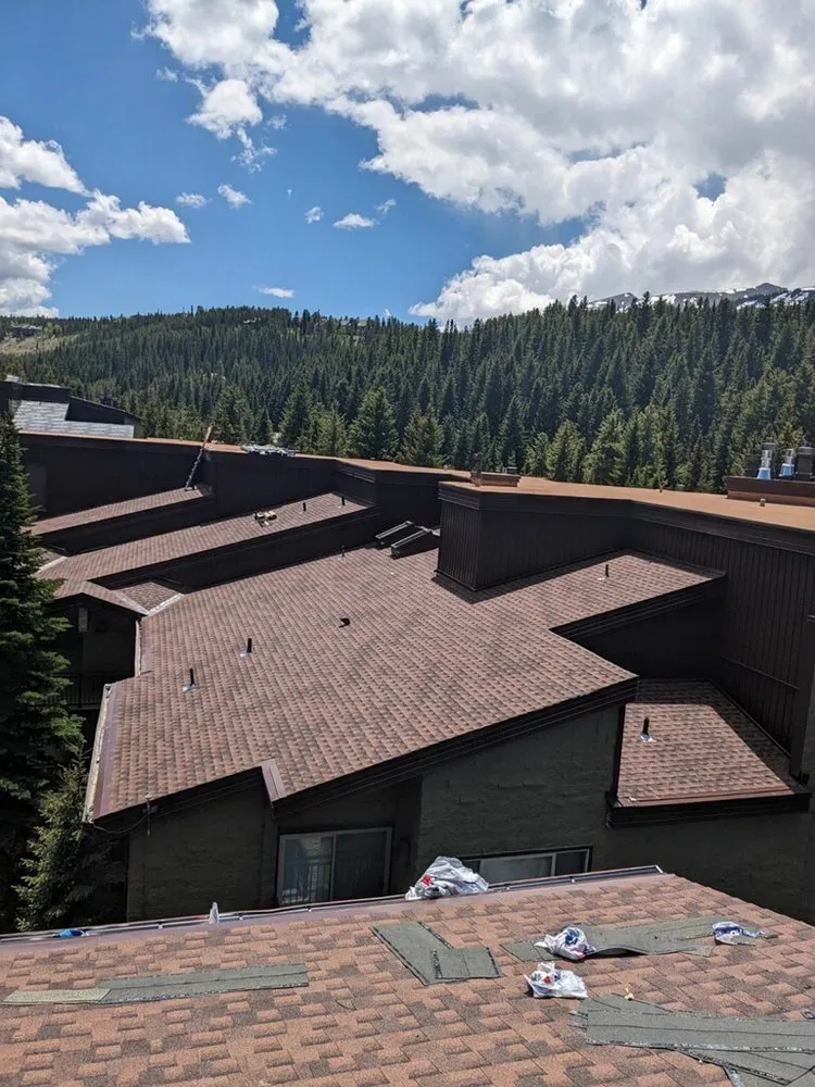 Slide of Daniel Rivera Roofing