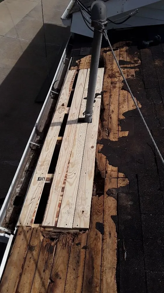 Slide of Daniel's Roofing & Construction