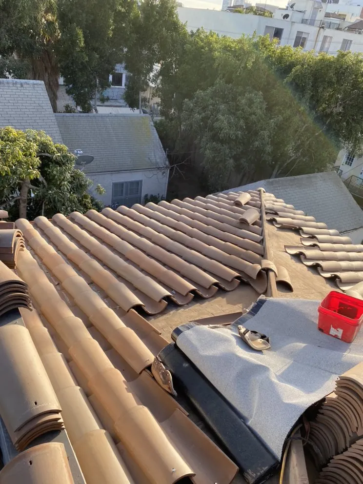 Slide of Daniel’S Roofing