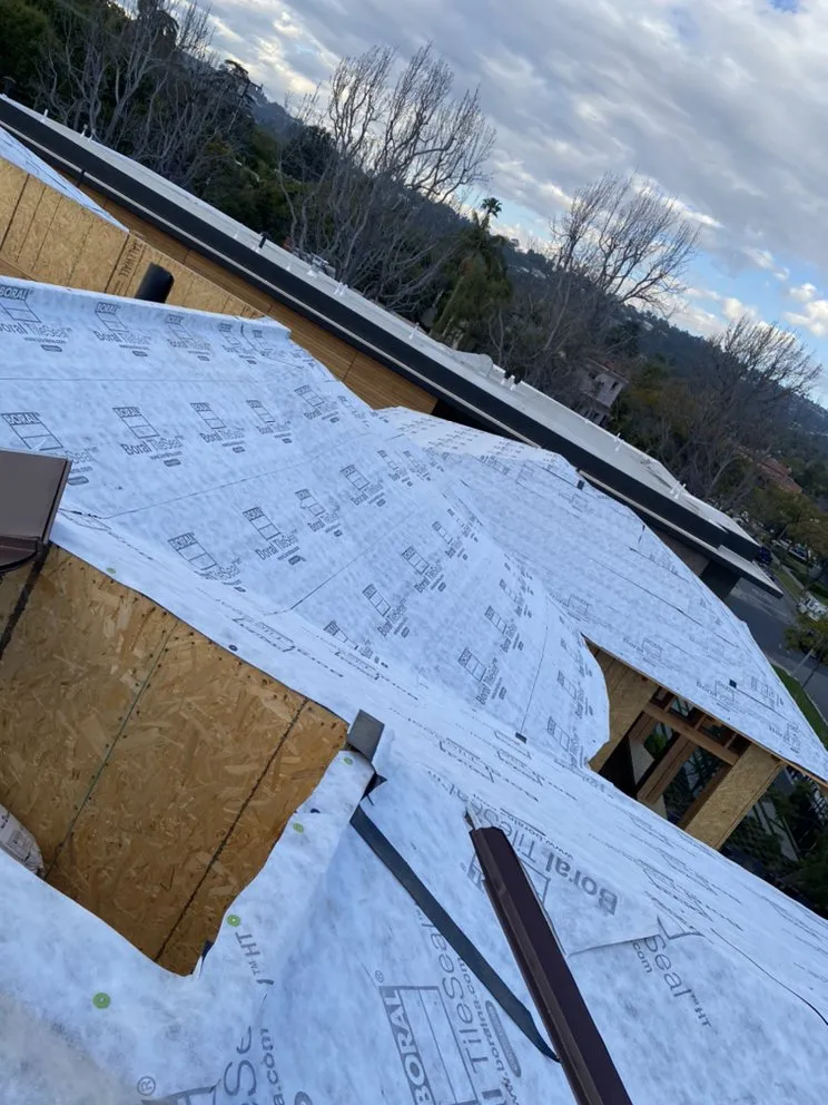 Slide of Daniel’S Roofing