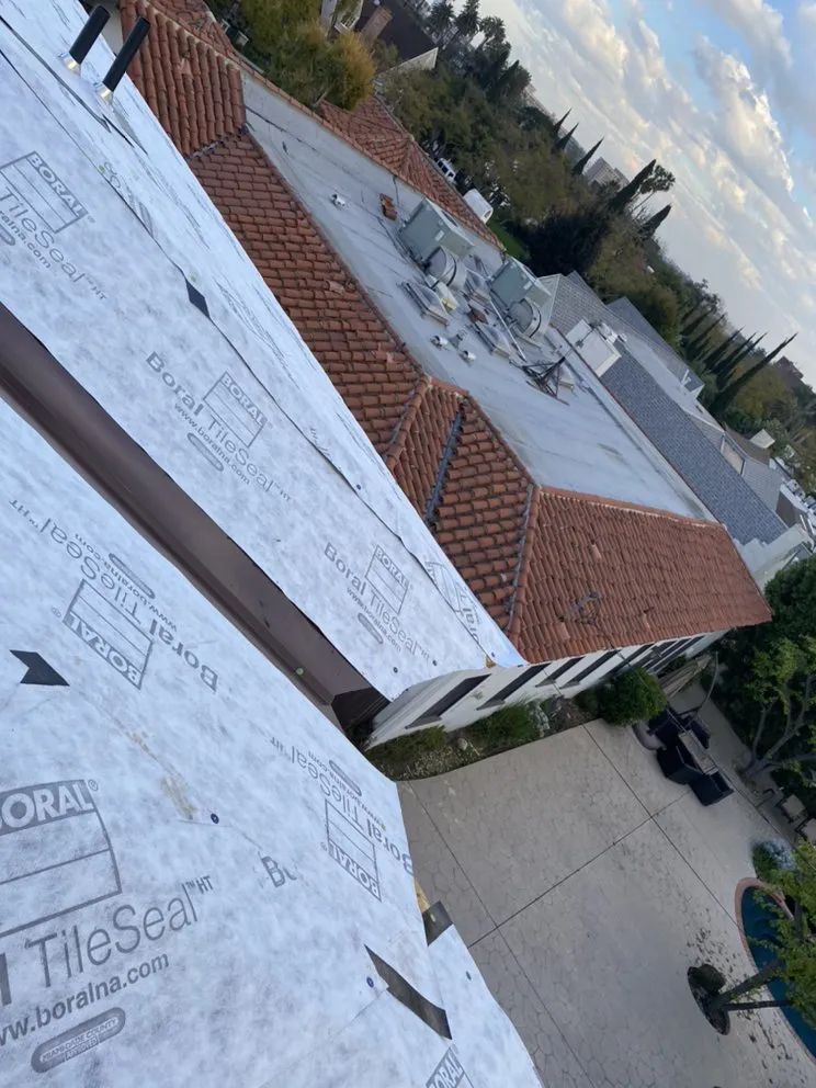 Slide of Daniel’S Roofing