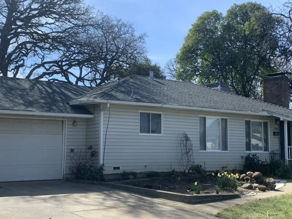 Slide of Daniel’s Roofing