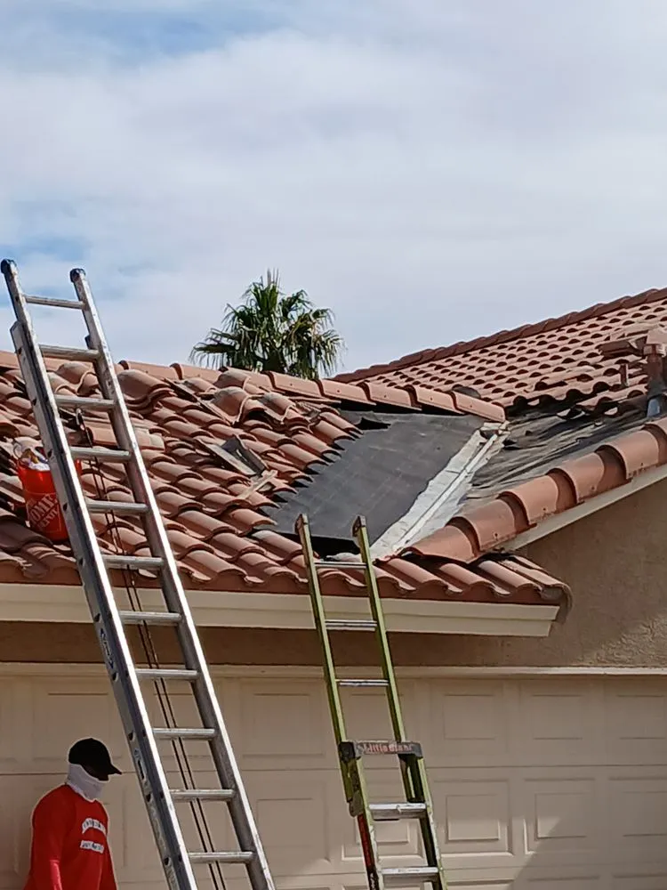 Slide of Danny's Roofing Service