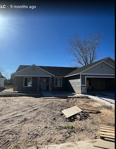 Slide of Dans Roofing