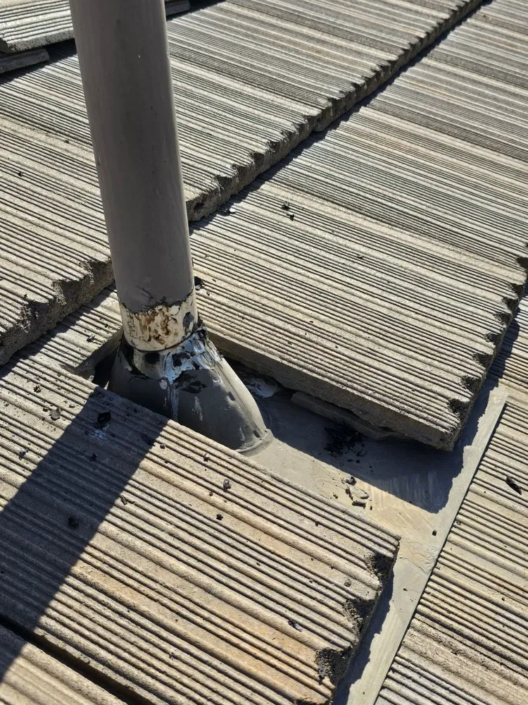 Slide of Dan's Roofing