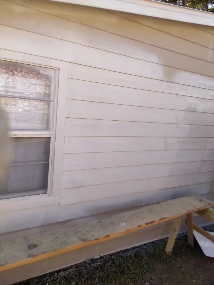 Slide of Dañnys Roofing