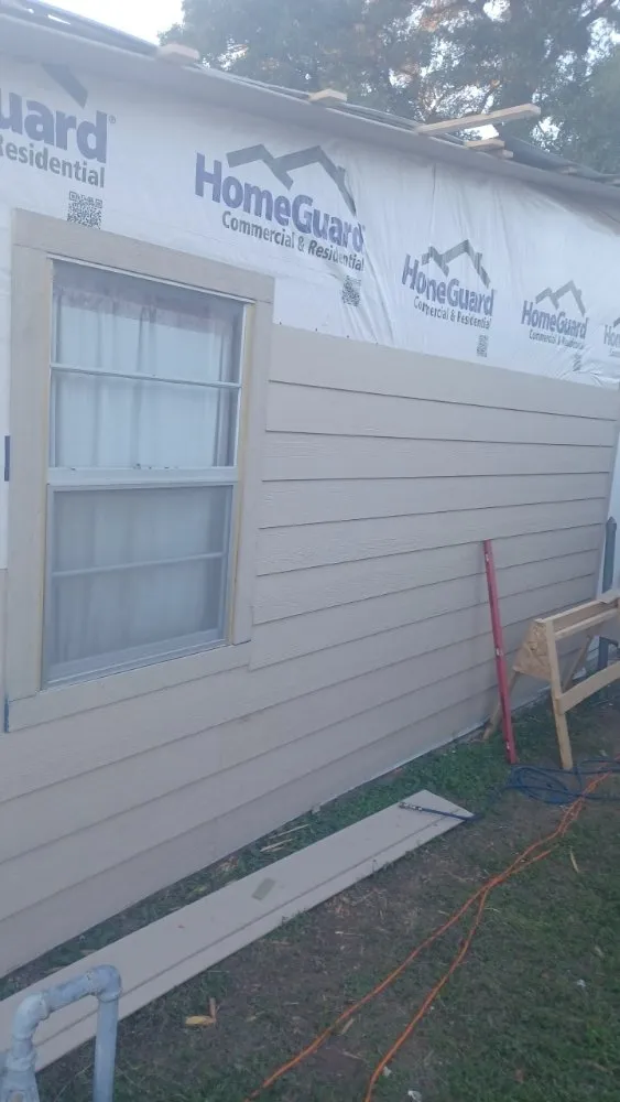 Slide of Dañnys Roofing