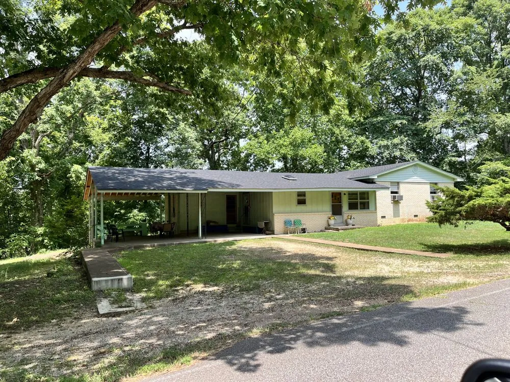 Slide of Darrell Davis Roofing