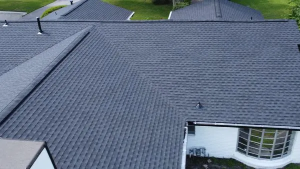 Dav Roofing & Construction Logo