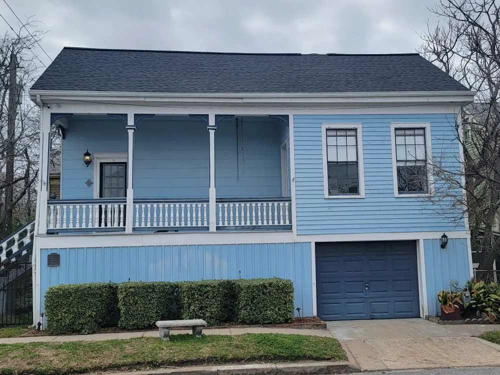 Slide of Dave's Discount Roofing