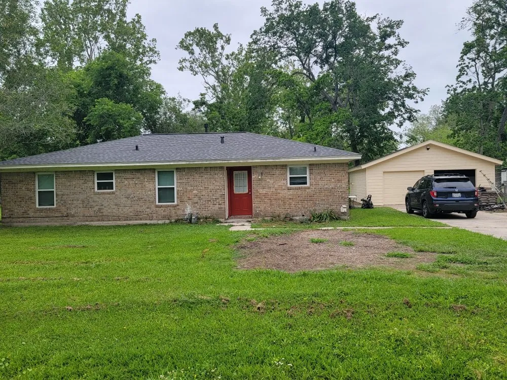 Slide of Dave's Discount Roofing