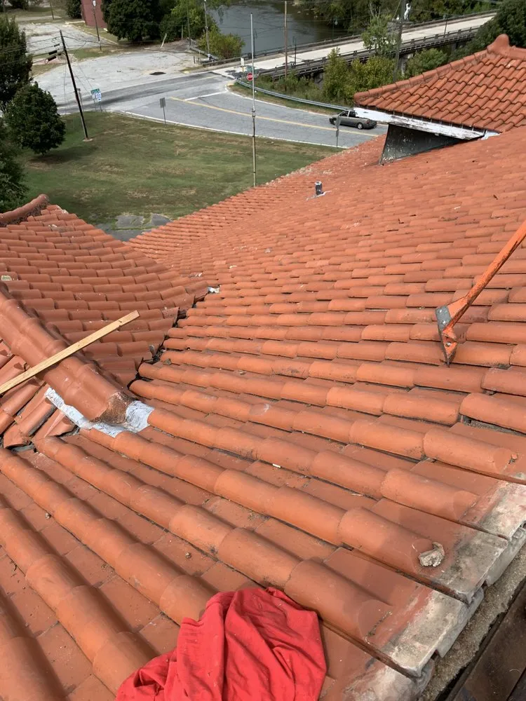 Expert shingle roofing service in Moore, SC by Daves Roofing
