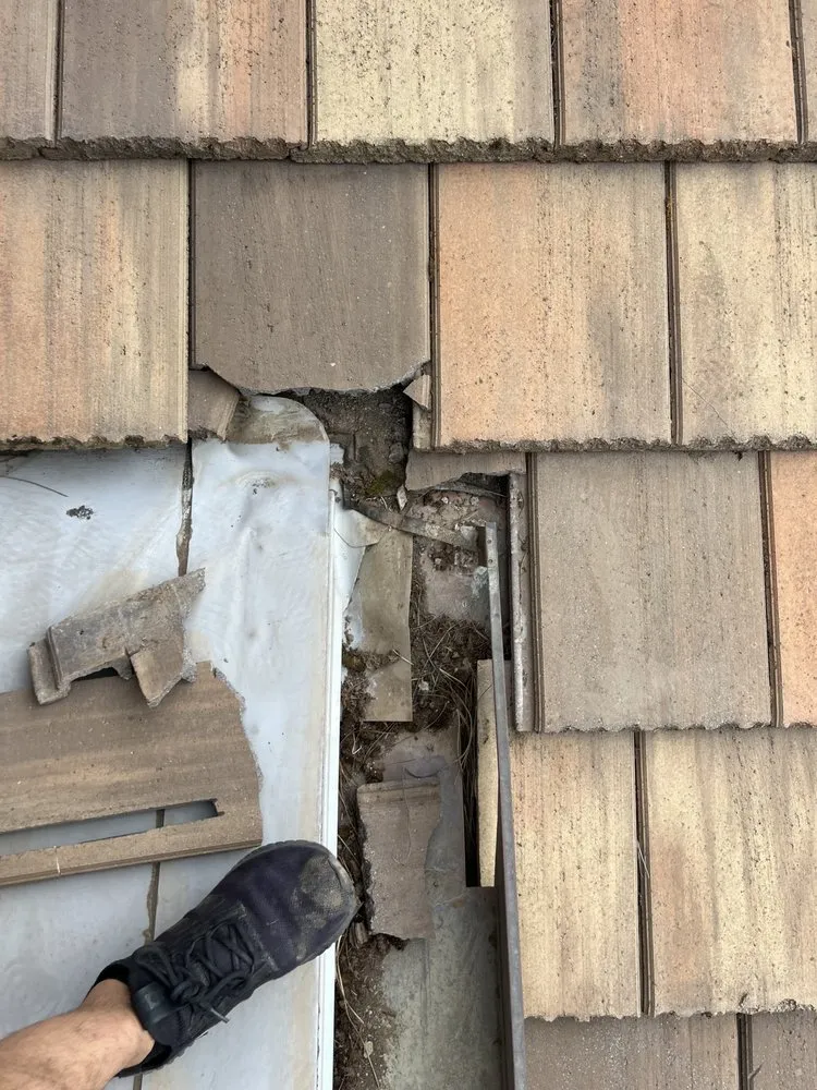 Slide of David Roofing & Gutter Repair