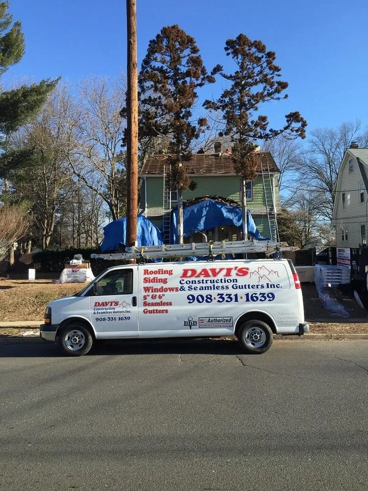 Slide of Davi's Construction & Seamless Gutters