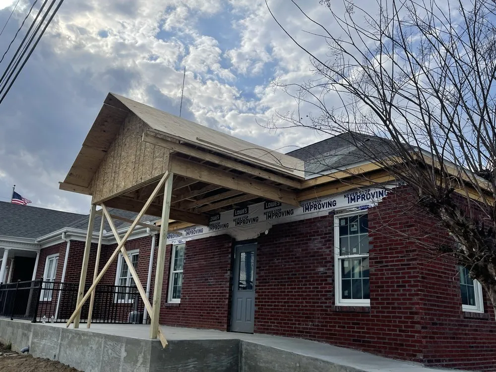 Trusted residential roofing service experts serving Stockton, GA - Davis Construction