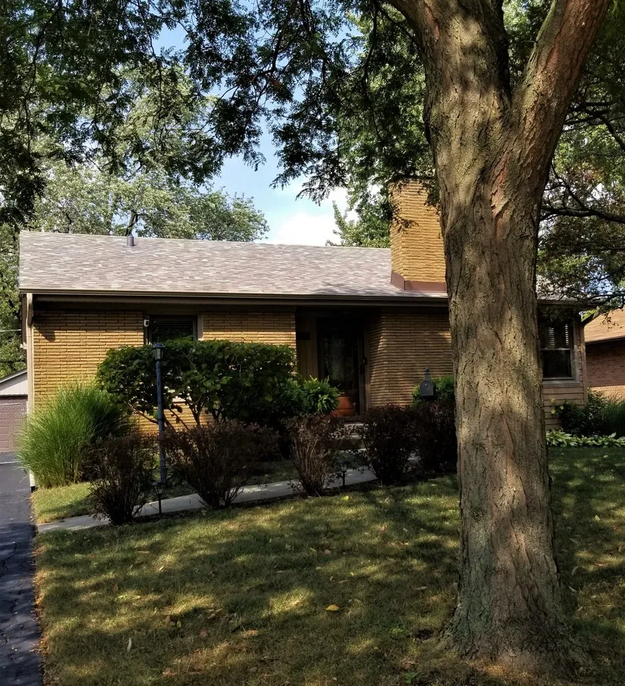 Slide of Davis Roofing & Construction