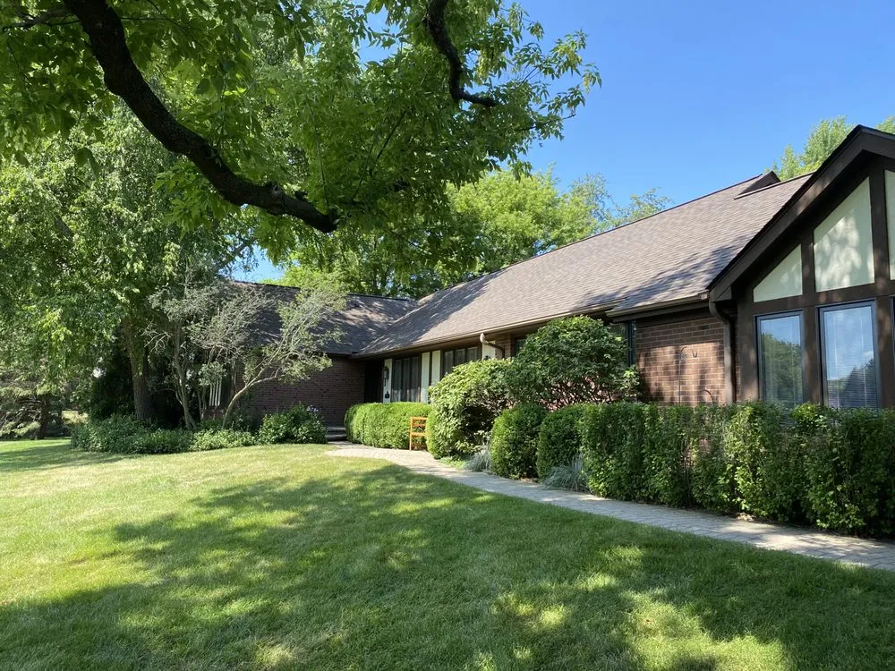 Slide of Davis Roofing & Construction