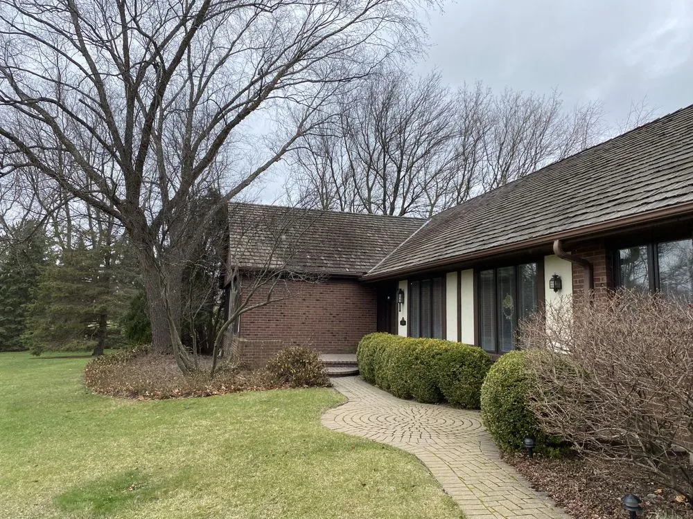 Slide of Davis Roofing & Construction