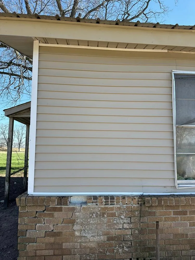 Slide of D&B Contractors