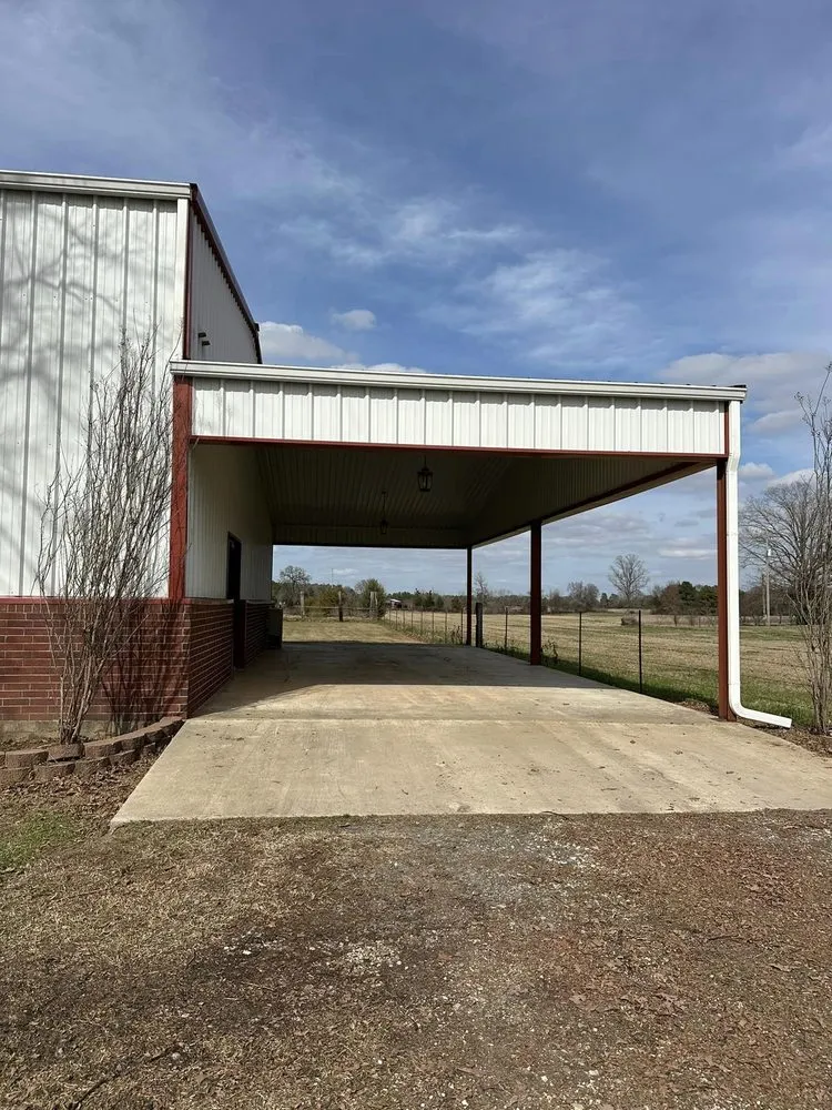 Slide of D&B Contractors