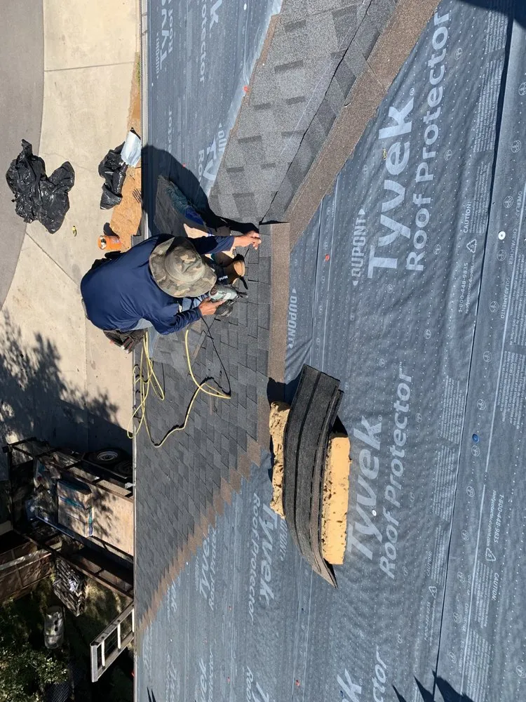 Slide of D&D Contracting and Roofing