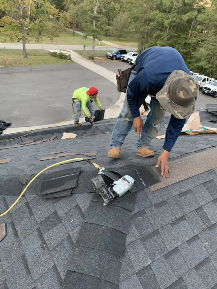 Slide of D&D Contracting and Roofing