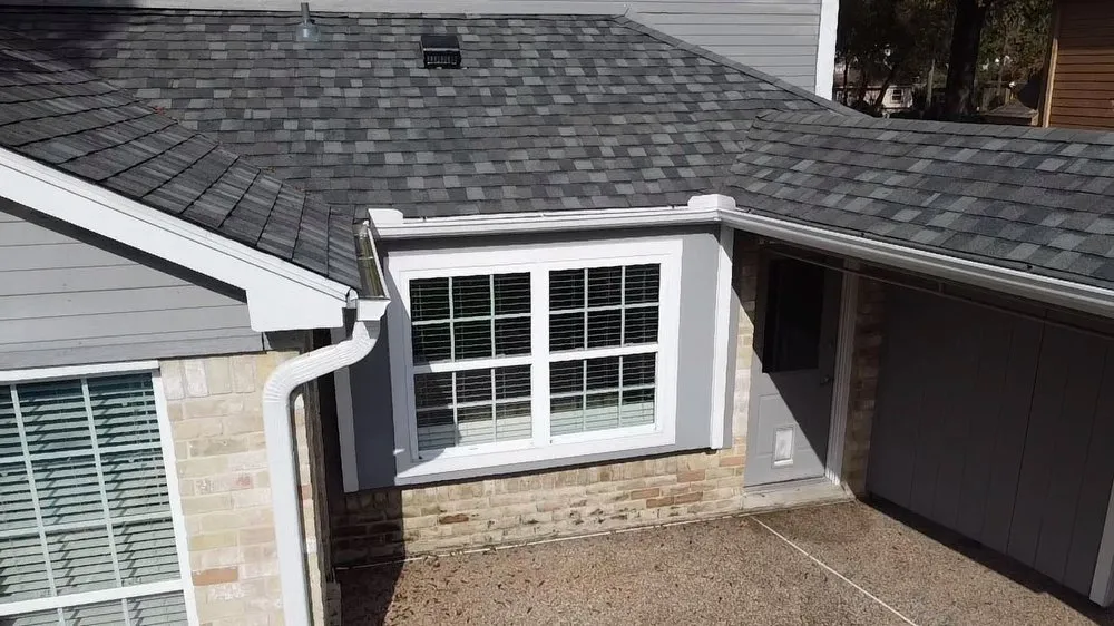 Slide of D&D Contracting and Roofing