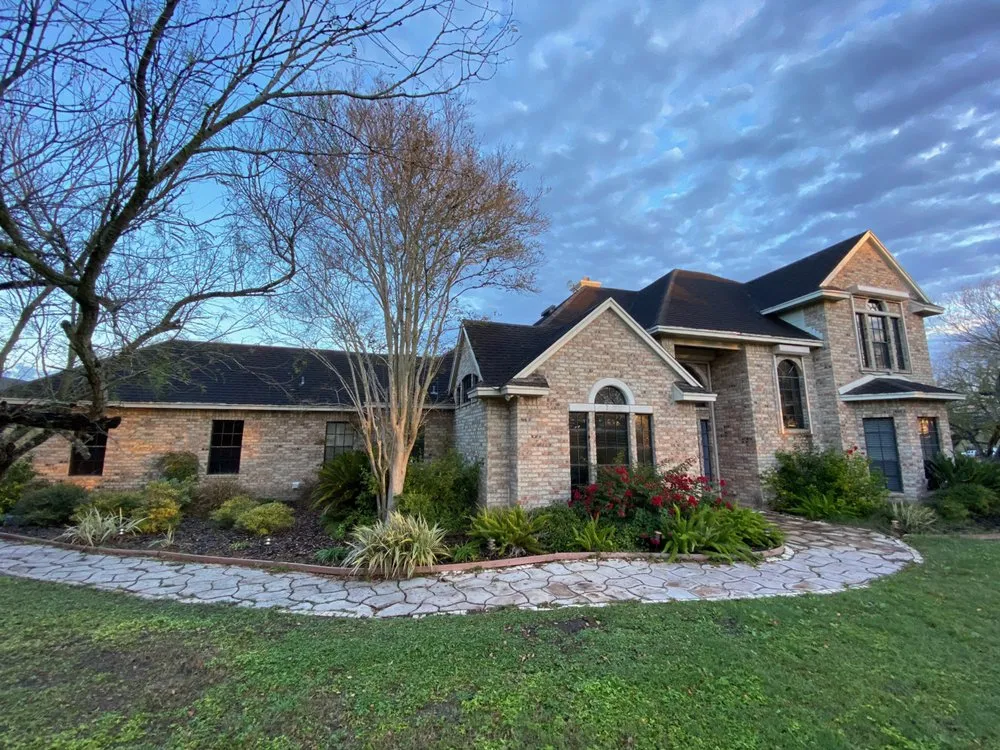 Slide of D&D Contracting