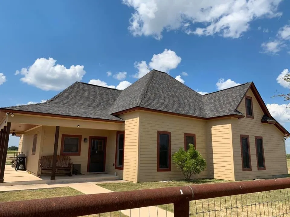 Slide of D&D Contracting