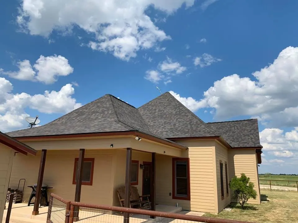 Slide of D&D Contracting