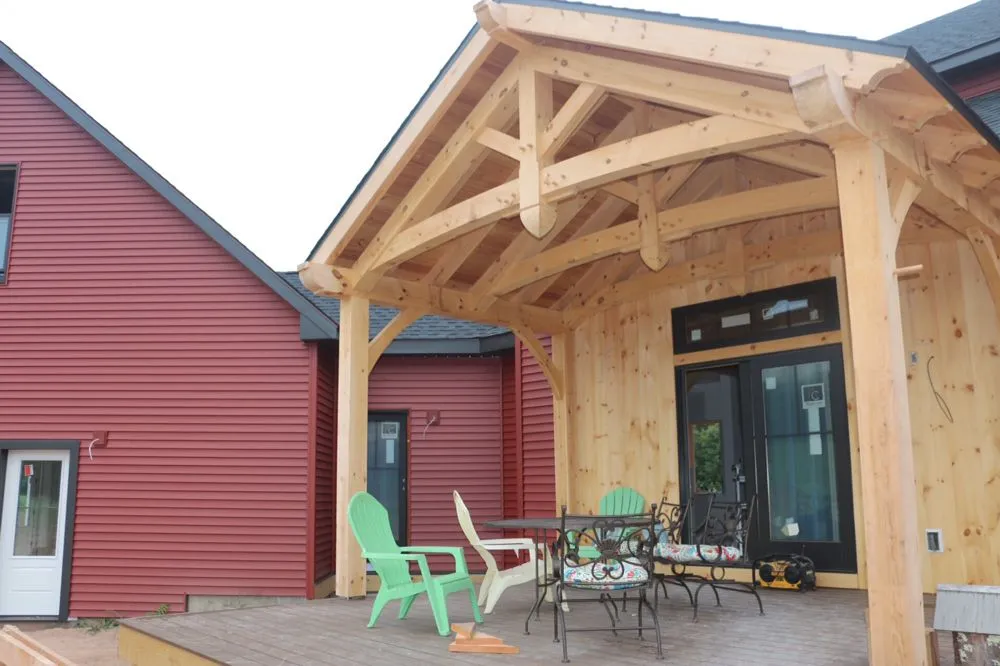 Slide of D&D Quality Siding