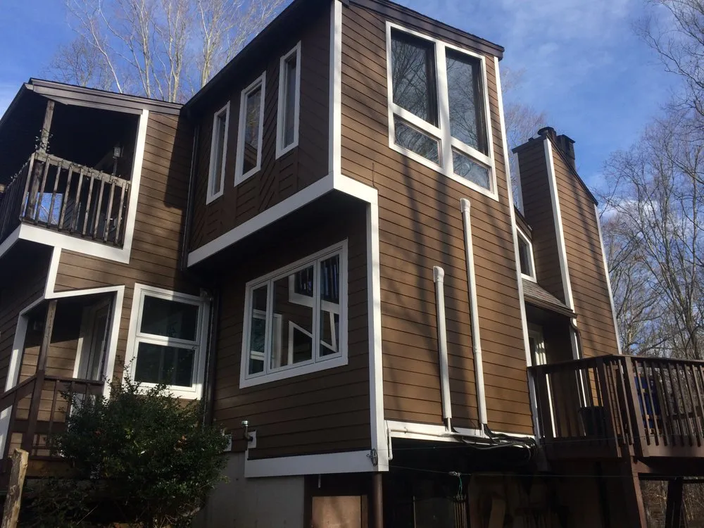 Slide of D&D Quality Siding