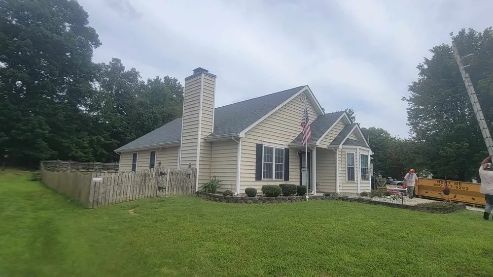 Slide of D&D Roofing