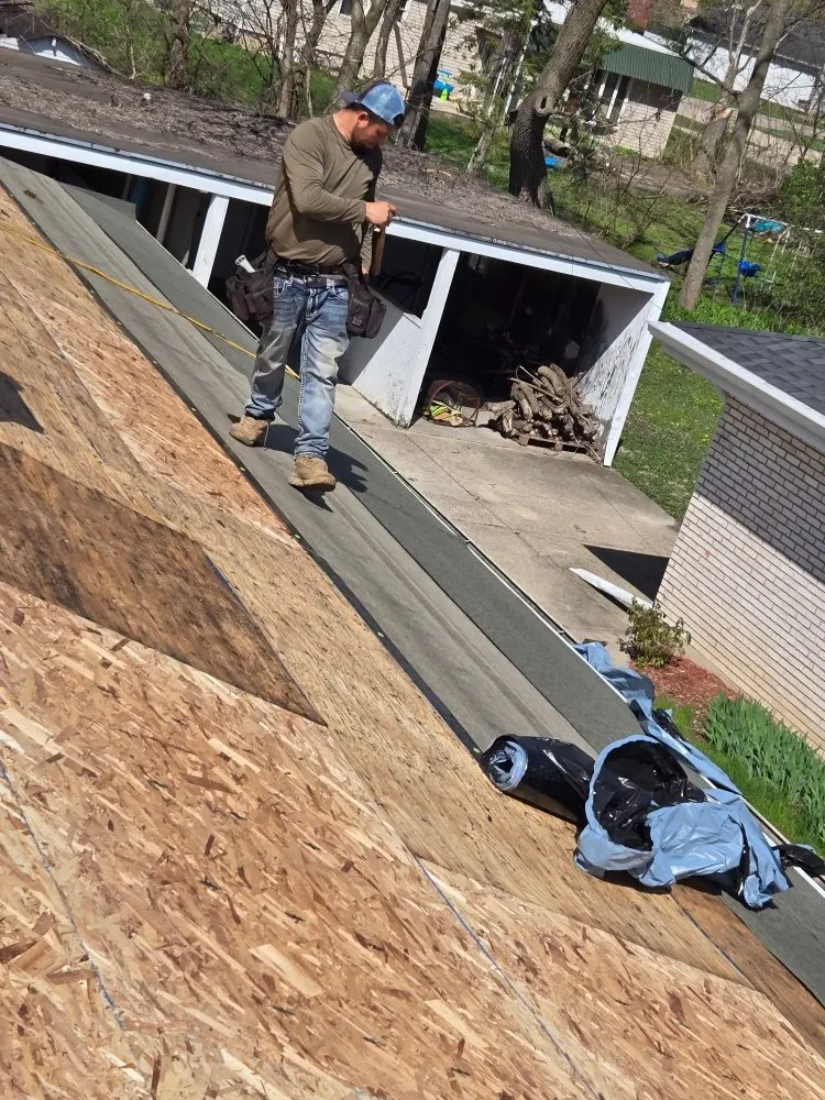 Slide of DD Services Roofing & Siding