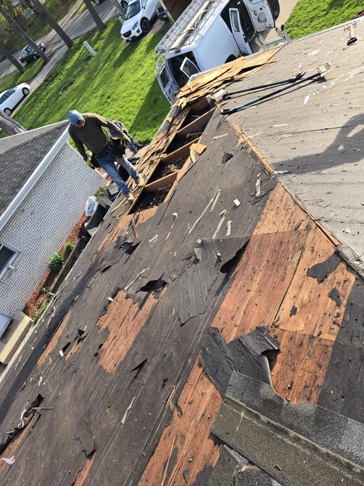 Slide of DD Services Roofing & Siding