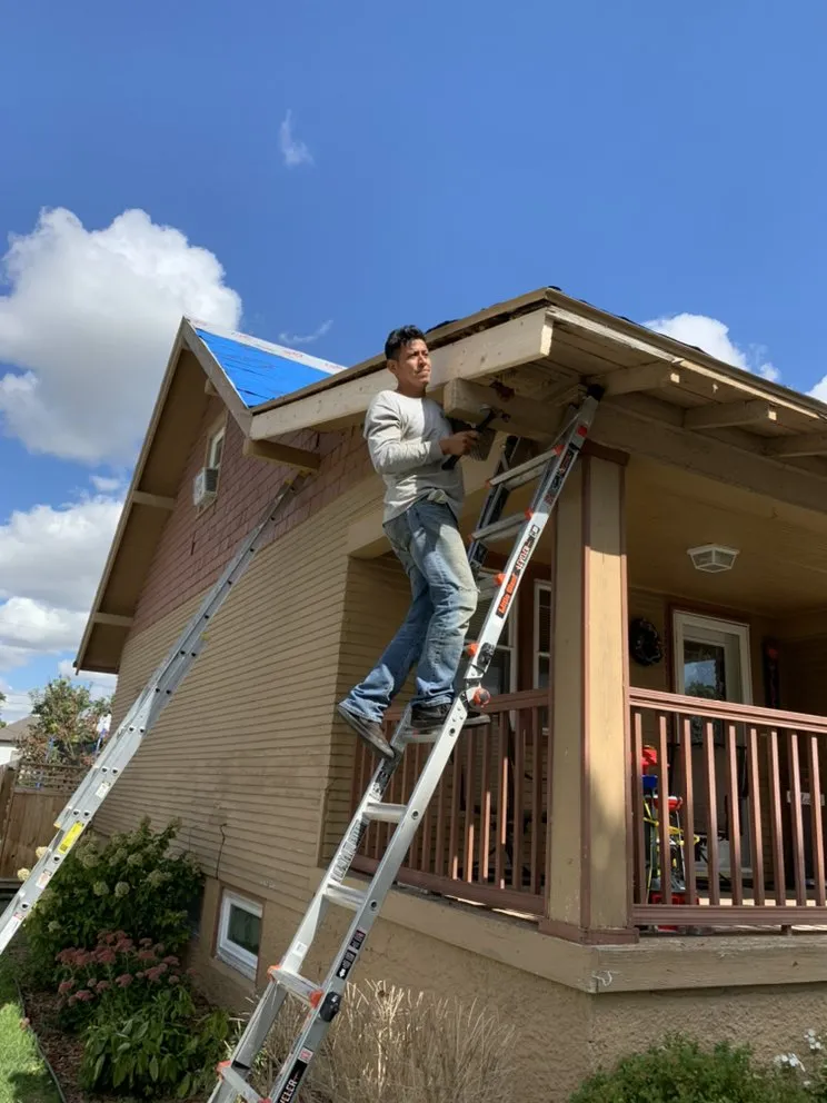 Slide of De Leon Home Improvement and Construction