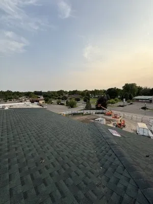 De Leon Roofing Logo