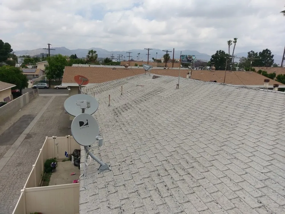 Slide of De Lorenzo's Guaranteed Roofing